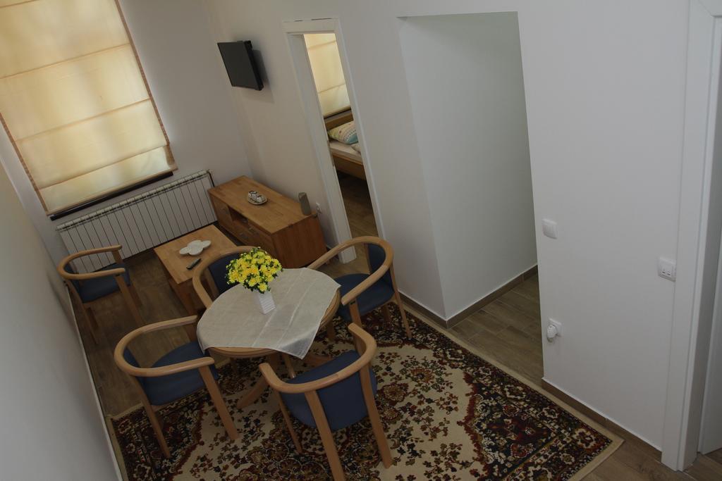 Apartments Ferhadija Banja Luka Esterno foto